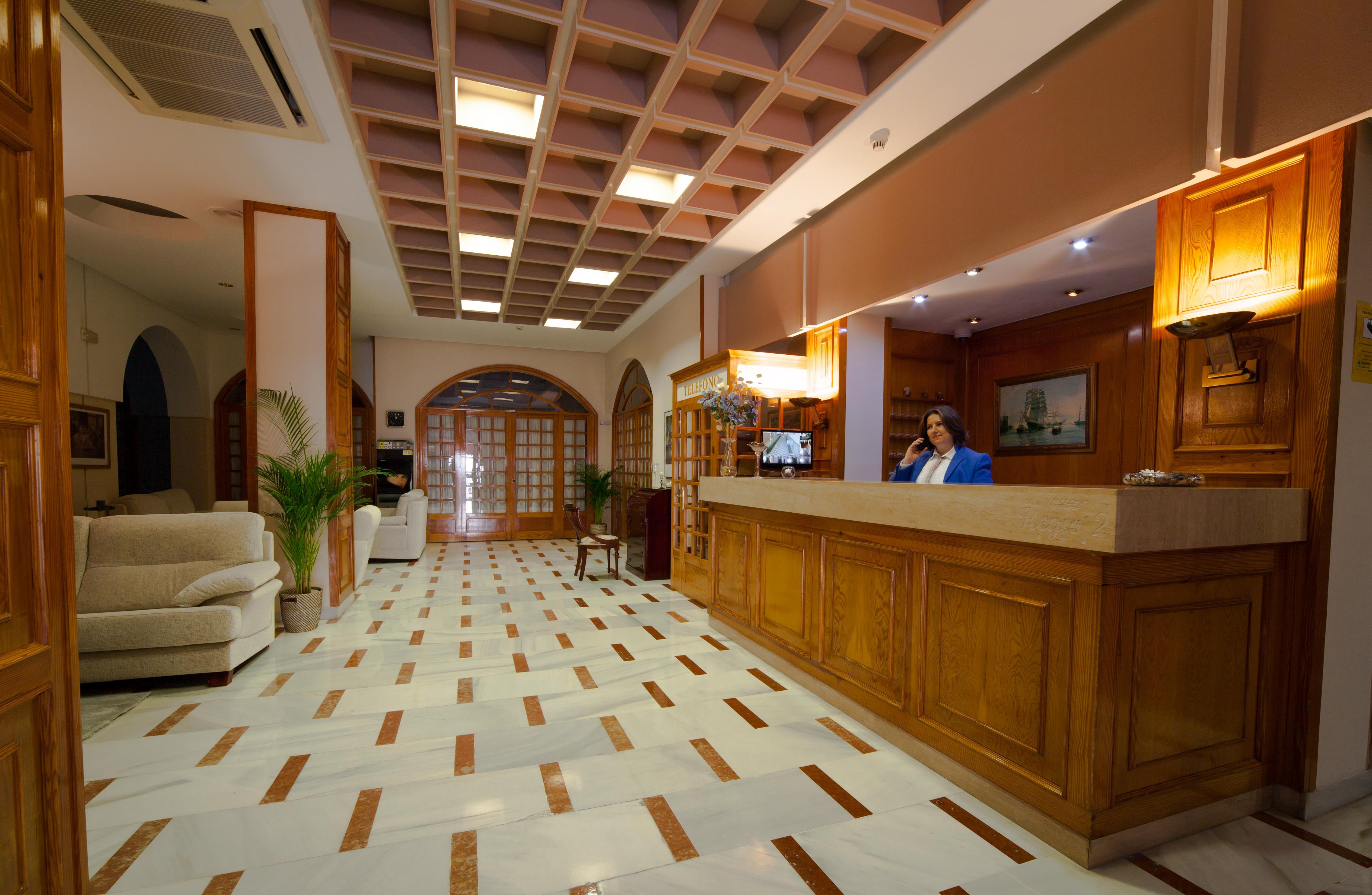 Hotel Regio 2 Cádiz Buitenkant foto