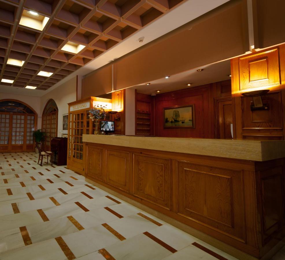 Hotel Regio 2 Cádiz Buitenkant foto