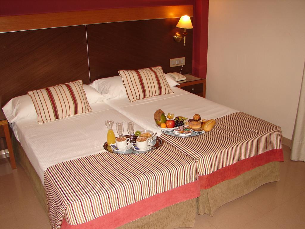 Hotel Regio 2 Cádiz Buitenkant foto
